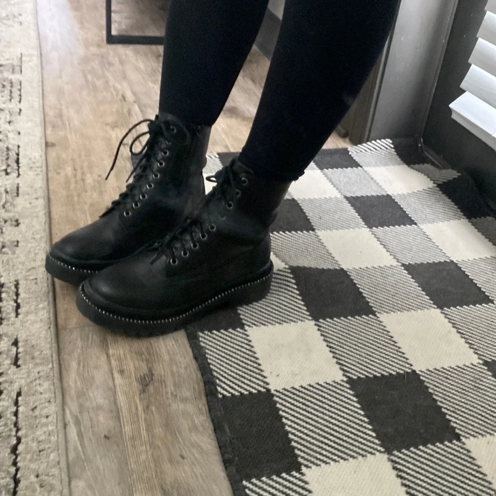 Platform combat boots - Picture 2 of 4